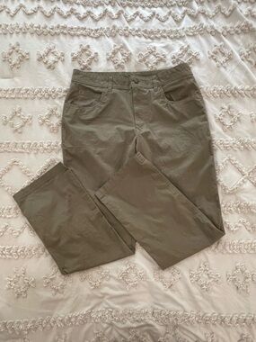 Columbia Men's Olive/Tan Straight-Leg Chinos